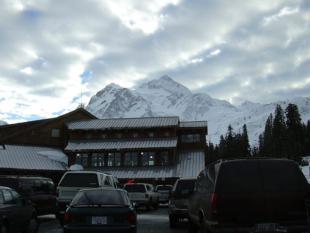 "Mount Baker Ski Area Parking Lot" by Maia! at English Wikipedia - Transferred from en.wikipedia to Commons by Premeditated Chaos using CommonsHelper.. Licensed under Public Domain via Commons - https://commons.wikimedia.org/wiki/File:MtBakerSkiAreaParkingLot.JPG#/media/File:MtBakerSkiAreaParkingLot.JPG